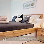 De Twargbutt Nordseeluft Vom Balkon Aus Schnuppern Dorumer Neufeld