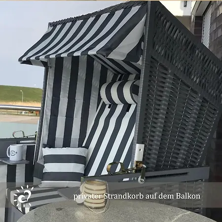 De Twargbutt Nordseeluft Vom Balkon Aus Schnuppern