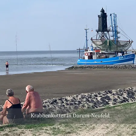 De Twargbutt Nordseeluft Vom Balkon Aus Schnuppern Dorumer Neufeld